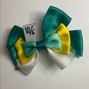 Mad hatter Alice in wonderland bow